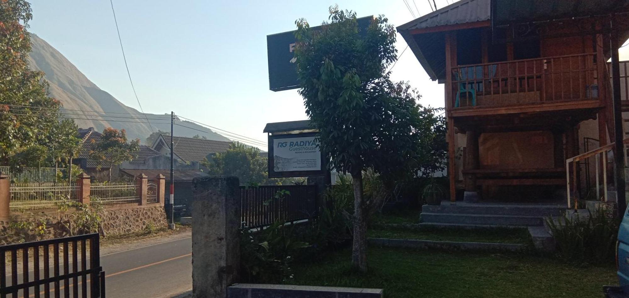 Radiya Guesthouse Сембалун Лаванг Экстерьер фото